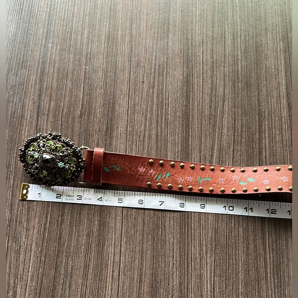 Streets Ahead Studded & painted Leather Belt size L - Picture 4 of 10